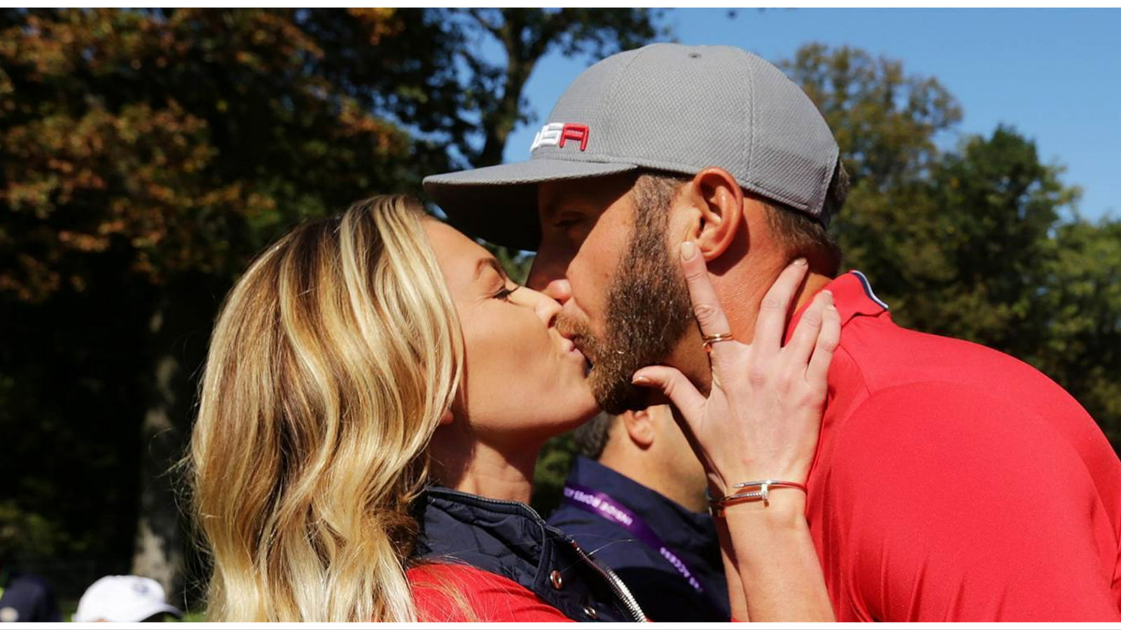 Dustin Johnson's wife Paulina Gretzky meets fan wearing simply hilarious T-Shirt